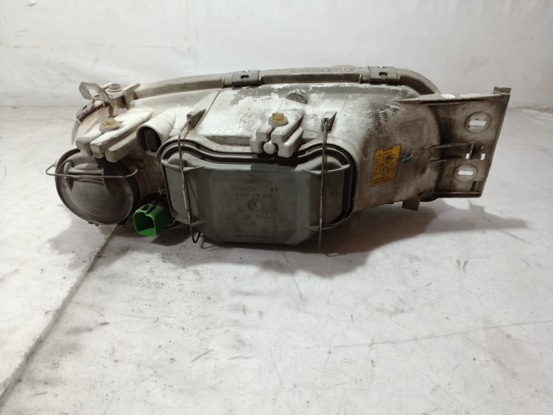 Recambio de faro izquierdo para ford fiesta berlina básico referencia OEM IAM 1042631 1042631 1042631