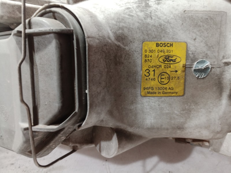 Recambio de faro izquierdo para ford fiesta berlina básico referencia OEM IAM 1042631 1042631 1042631