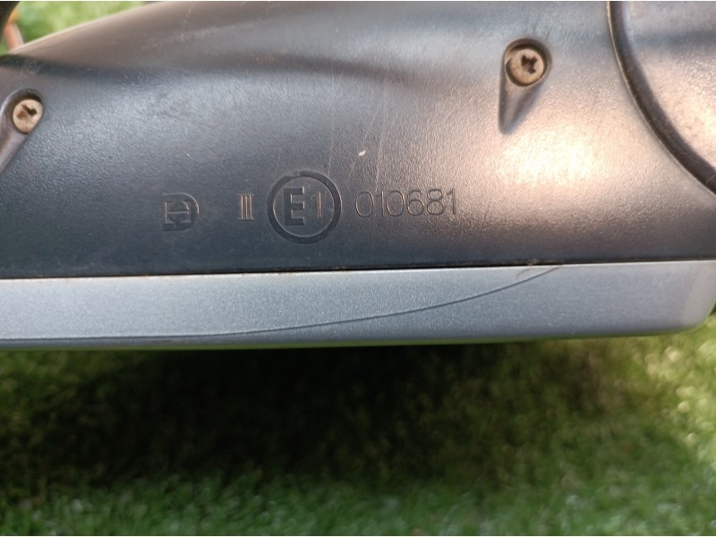 Recambio de retrovisor derecho para audi a4 berlina (8e) 1.8 t quattro referencia OEM IAM 010681  