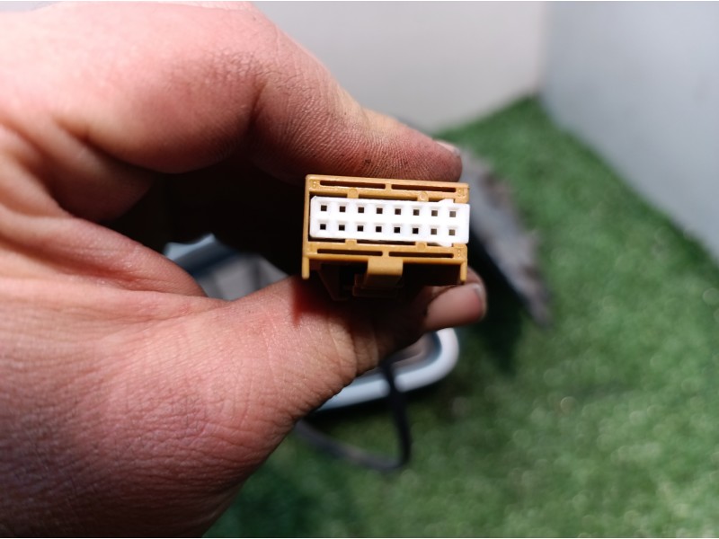 Recambio de retrovisor derecho para audi a4 berlina (8e) 1.8 t quattro referencia OEM IAM 010681  