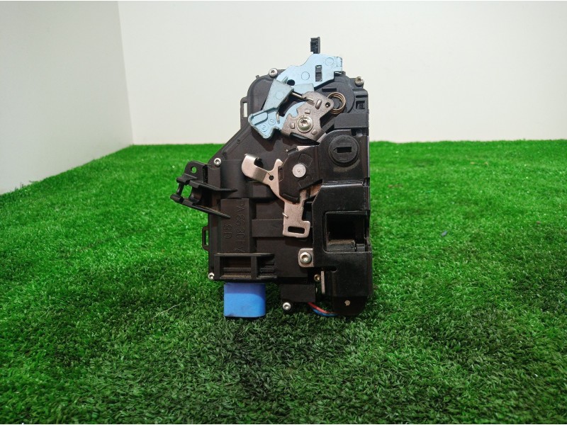 Recambio de cerradura puerta trasera derecha para volkswagen touran (1t2) referencia OEM IAM 7L0839016D 7L0839016D 7L0839016D
