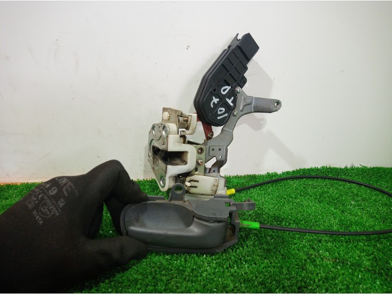 Recambio de cerradura puerta trasera derecha para peugeot 107 básico referencia OEM IAM   