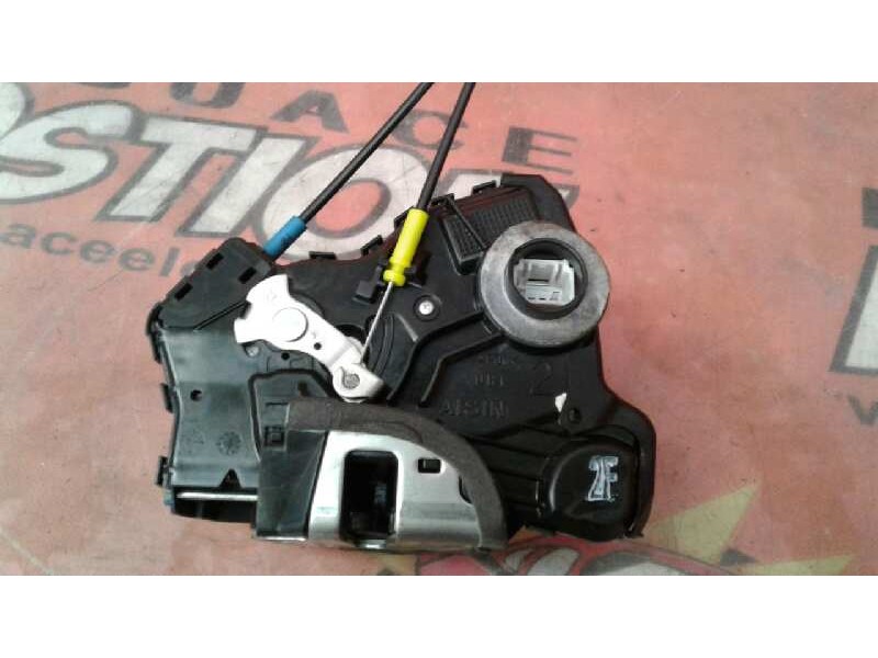 Recambio de cerradura puerta delantera derecha para toyota auris sol referencia OEM IAM 6903012490  