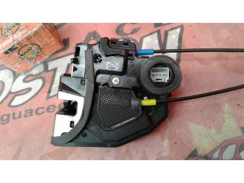 Recambio de cerradura puerta trasera derecha para toyota auris sol referencia OEM IAM 6905042021  