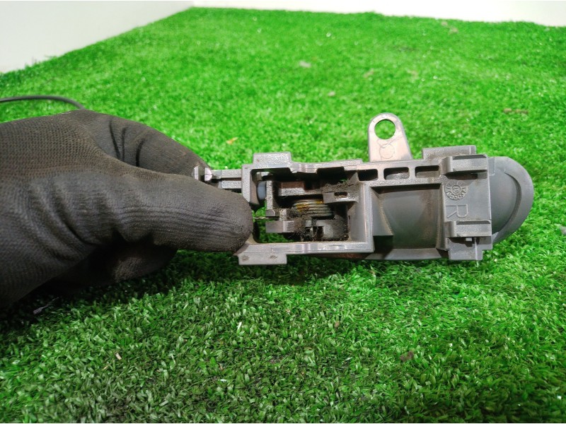 Recambio de cerradura puerta trasera derecha para peugeot 107 básico referencia OEM IAM   