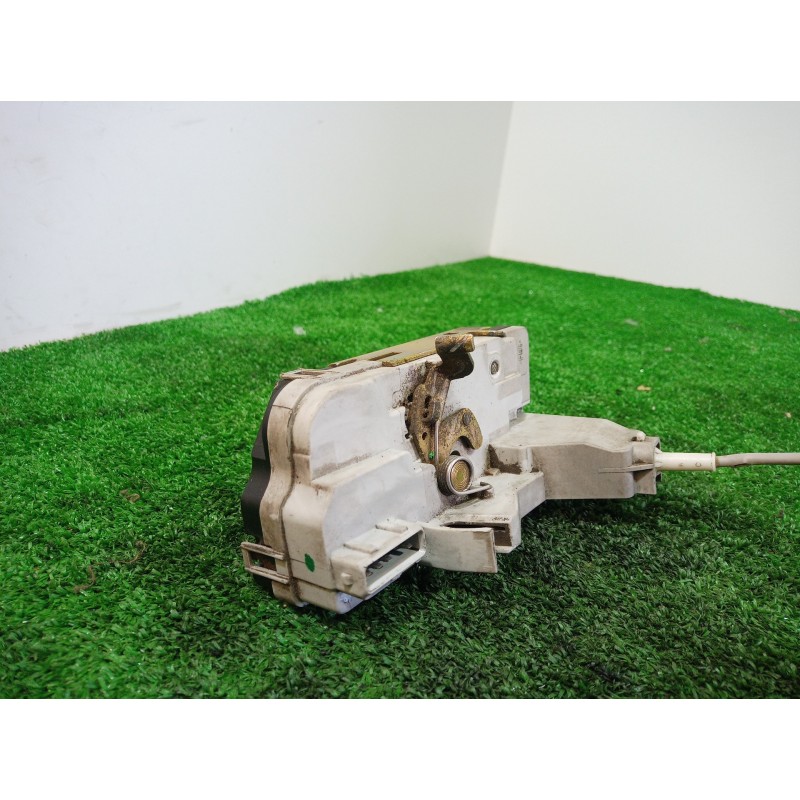 Recambio de cerradura puerta delantera derecha para peugeot 307 break / sw (s1) 2.0 hdi cat referencia OEM IAM   