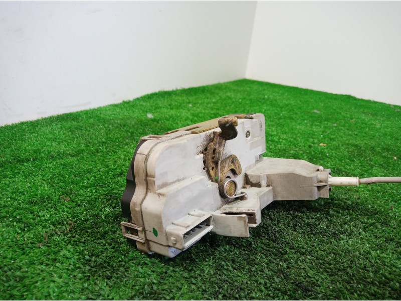 Recambio de cerradura puerta delantera derecha para peugeot 307 break / sw (s1) 2.0 hdi cat referencia OEM IAM   