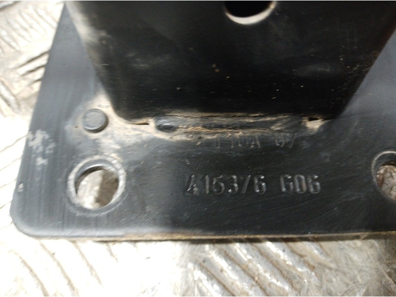 Recambio de refuerzo paragolpes delantero para peugeot 307 break / sw (s1) referencia OEM IAM 415376 415376 415376