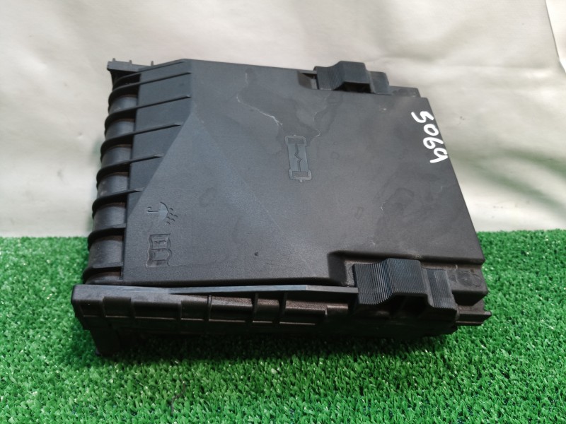 Recambio de caja reles / fusibles para volkswagen passat lim. (362) exclusive bluemotion referencia OEM IAM 3C0937125A 3C0937125