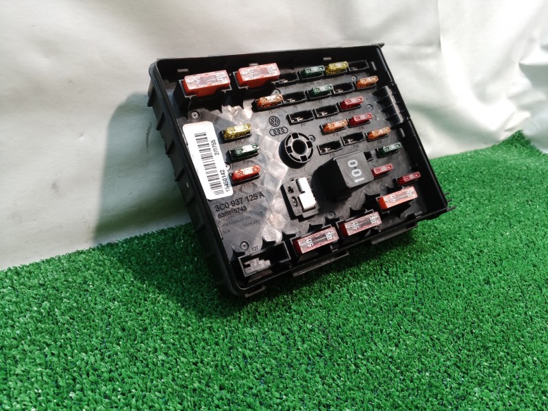 Recambio de caja reles / fusibles para volkswagen passat lim. (362) exclusive bluemotion referencia OEM IAM 3C0937125A 3C0937125
