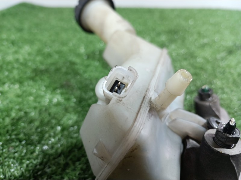 Recambio de bomba freno para renault clio iii 20 aniversario referencia OEM IAM 8200129956 8200129956 8200129956