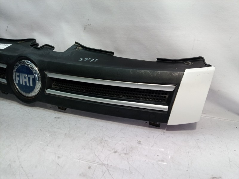 Recambio de rejilla delantera para fiat panda (169) 1.2 8v dynamic referencia OEM IAM   