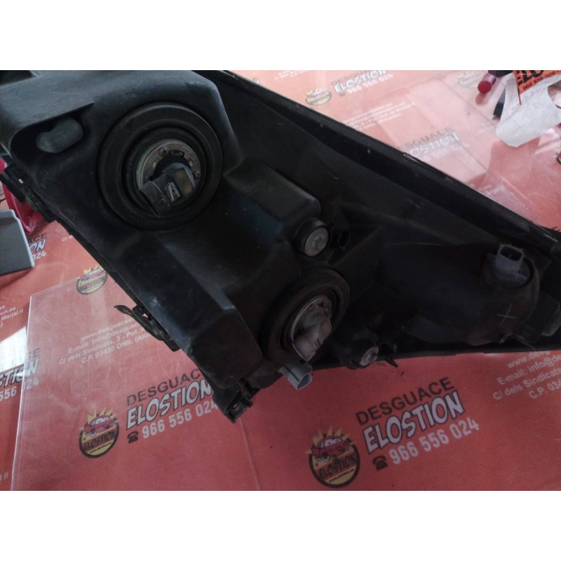 Recambio de faro derecho para toyota corolla verso (r1) 1.8 16v cat referencia OEM IAM   