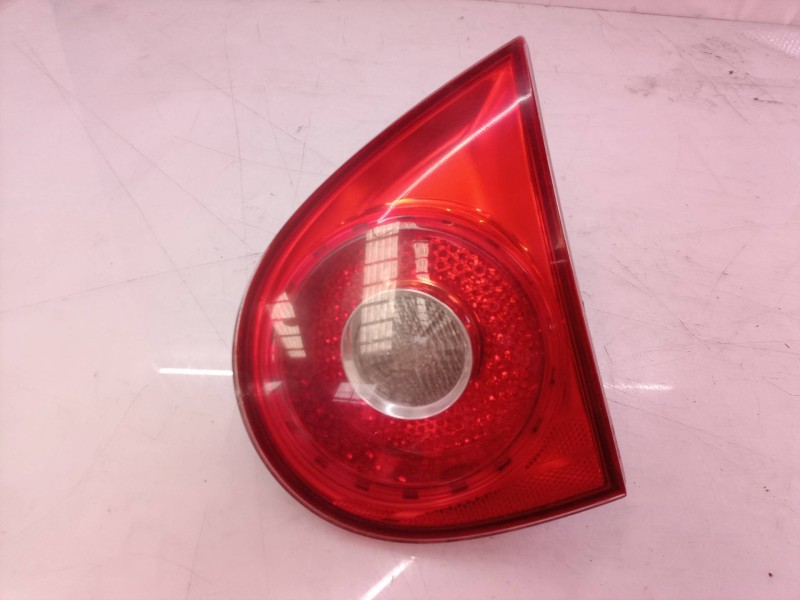 Recambio de piloto trasero derecho interior para volkswagen golf v berlina (1k1) gt sport referencia OEM IAM   