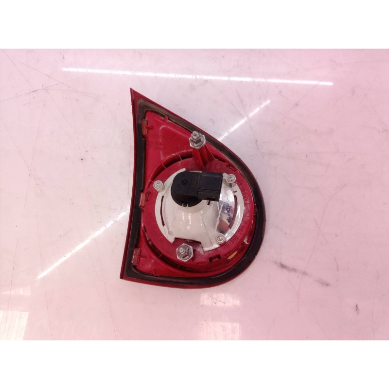 Recambio de piloto trasero derecho interior para volkswagen golf v berlina (1k1) gt sport referencia OEM IAM   