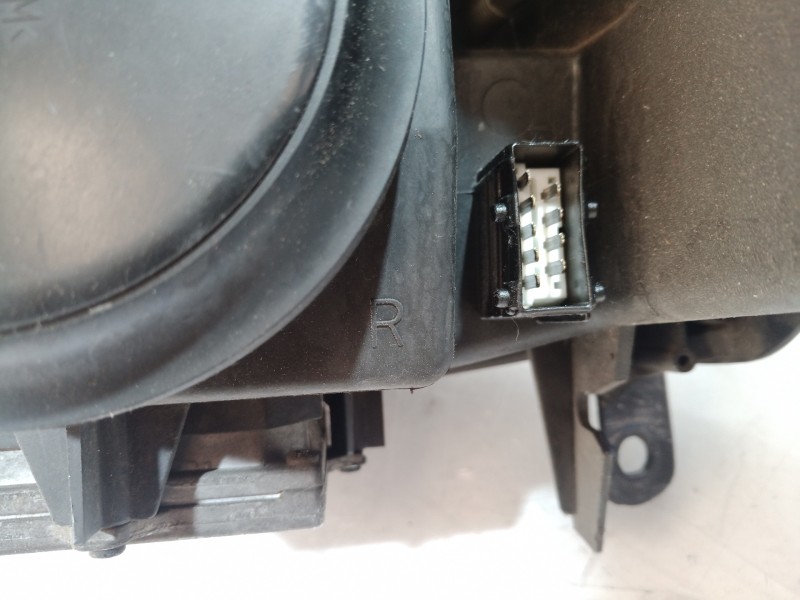 Recambio de faro derecho para peugeot 407 sport referencia OEM IAM 0301213272 0301213272 0301213272