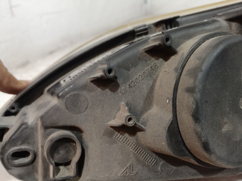 Recambio de faro derecho para peugeot 407 sport referencia OEM IAM 0301213272 0301213272 0301213272