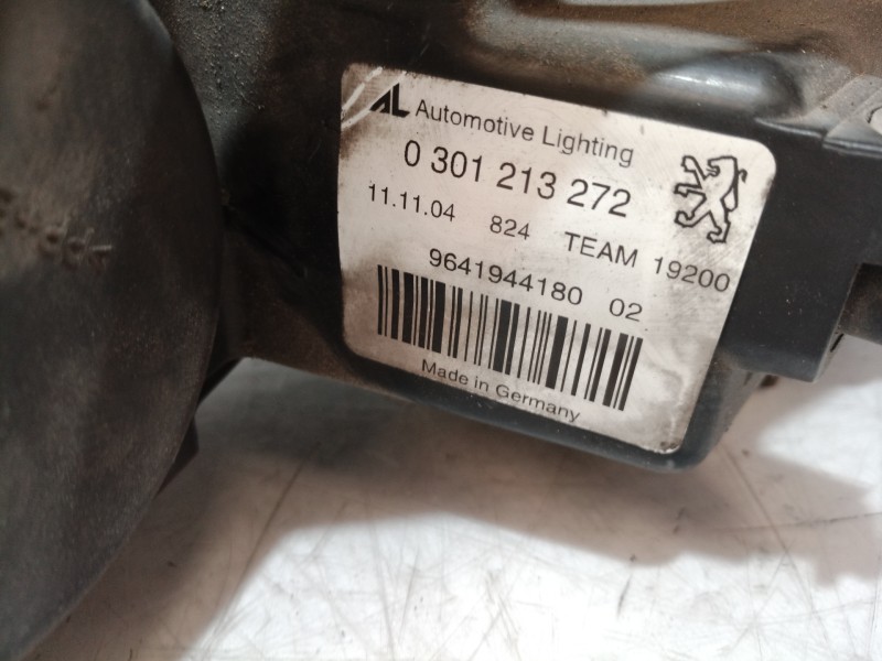 Recambio de faro derecho para peugeot 407 sport referencia OEM IAM 0301213272 0301213272 0301213272