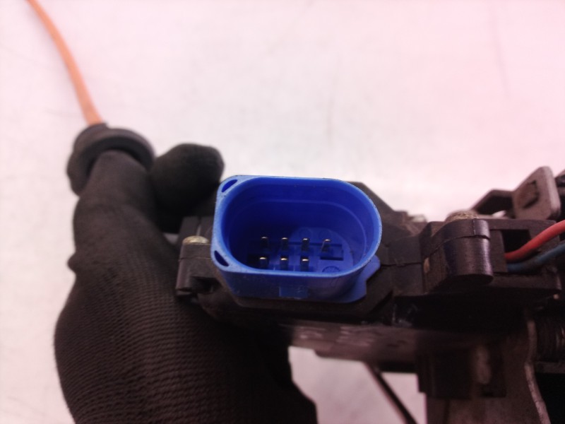 Recambio de cerradura puerta delantera derecha para audi a3 (8p) 2.0 tdi ambiente referencia OEM IAM 4E1837016  