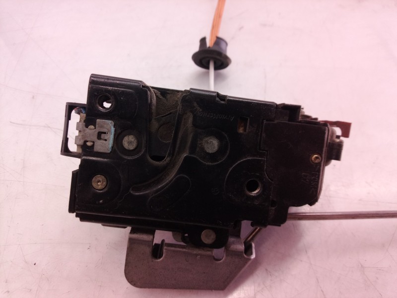 Recambio de cerradura puerta delantera derecha para audi a3 (8p) 2.0 tdi ambiente referencia OEM IAM 4E1837016  