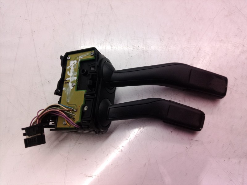 Recambio de mando intermitentes para audi a3 (8p) 2.0 tdi ambiente referencia OEM IAM 01303600 01303600 8P0953513
