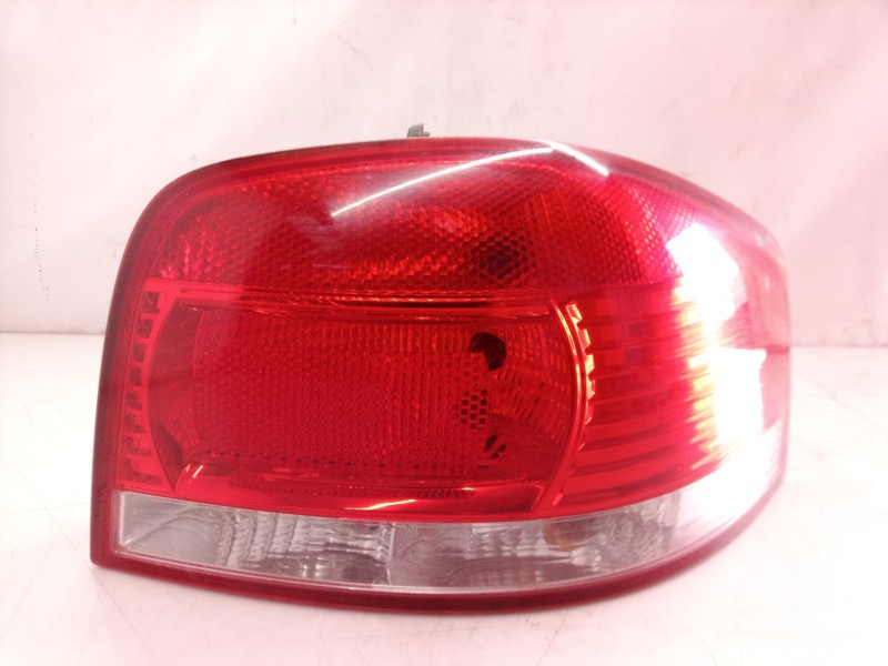 Recambio de piloto trasero derecho para audi a3 (8p) 2.0 tdi ambiente referencia OEM IAM 8P0945096  