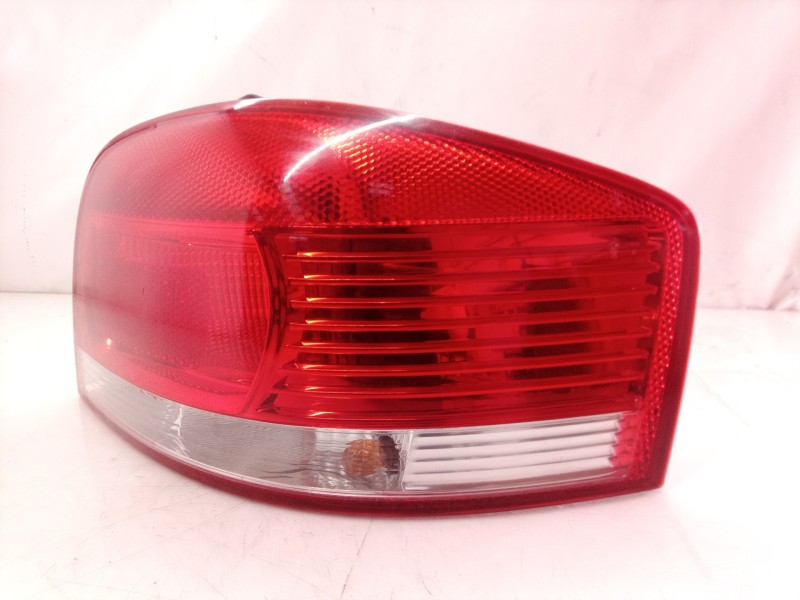 Recambio de piloto trasero derecho para audi a3 (8p) 2.0 tdi ambiente referencia OEM IAM 8P0945096  