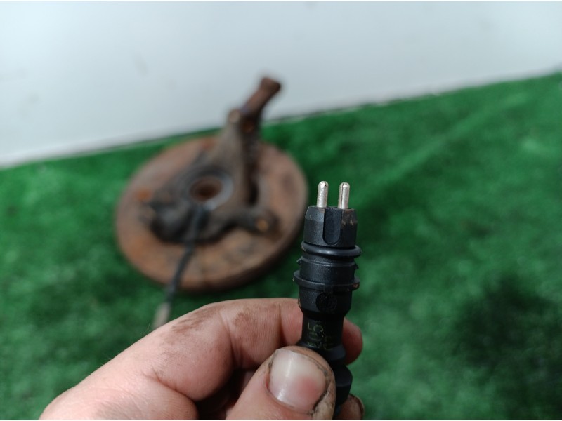 Recambio de mangueta delantera derecha para opel vivaro combi 2.9t corto referencia OEM IAM   