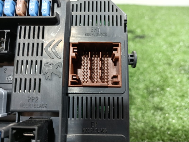 Recambio de caja reles / fusibles para peugeot 208 active referencia OEM IAM 9807531680 9807531680 E1111751