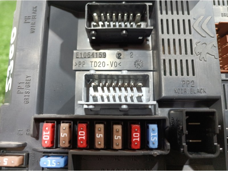 Recambio de caja reles / fusibles para peugeot 208 active referencia OEM IAM 9807531680 9807531680 E1111751