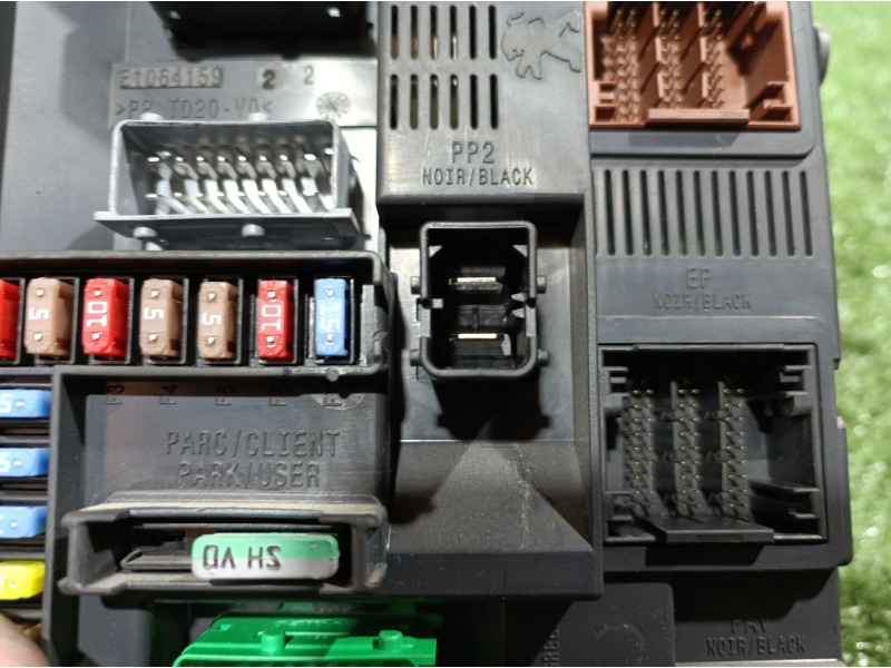 Recambio de caja reles / fusibles para peugeot 208 active referencia OEM IAM 9807531680 9807531680 E1111751