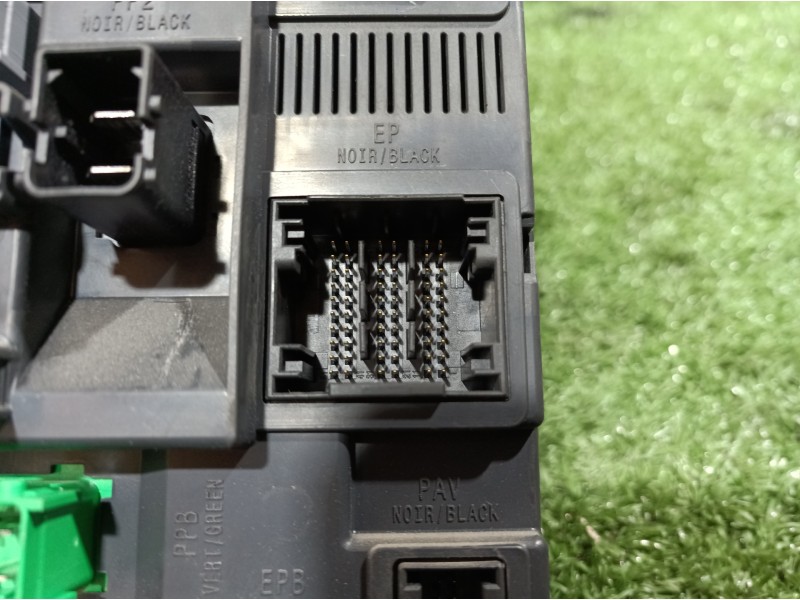 Recambio de caja reles / fusibles para peugeot 208 active referencia OEM IAM 9807531680 9807531680 E1111751