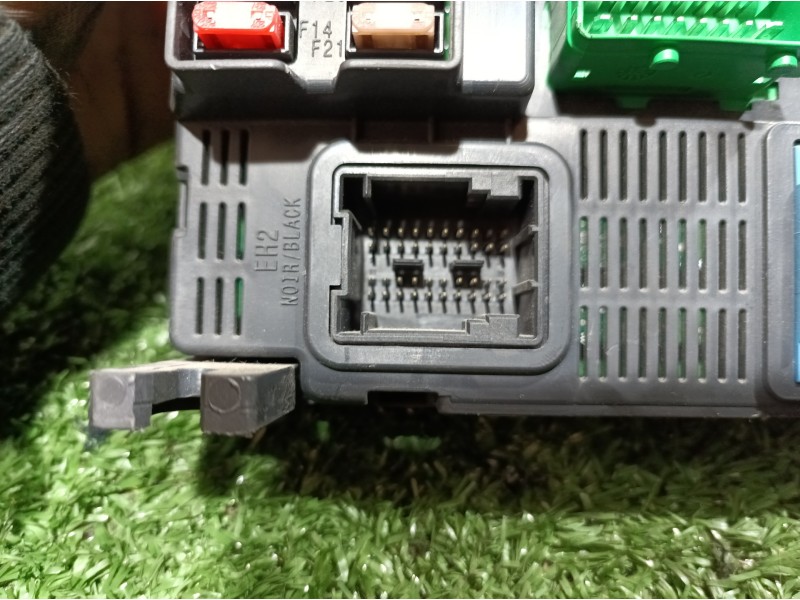 Recambio de caja reles / fusibles para peugeot 208 active referencia OEM IAM 9807531680 9807531680 E1111751