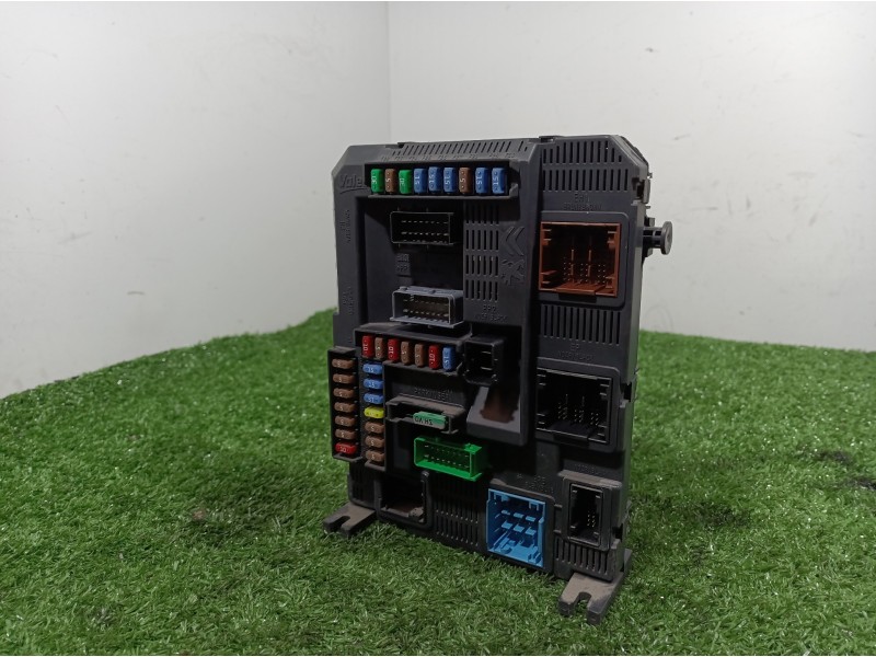 Recambio de caja reles / fusibles para peugeot 208 active referencia OEM IAM 9807531680 9807531680 E1111751