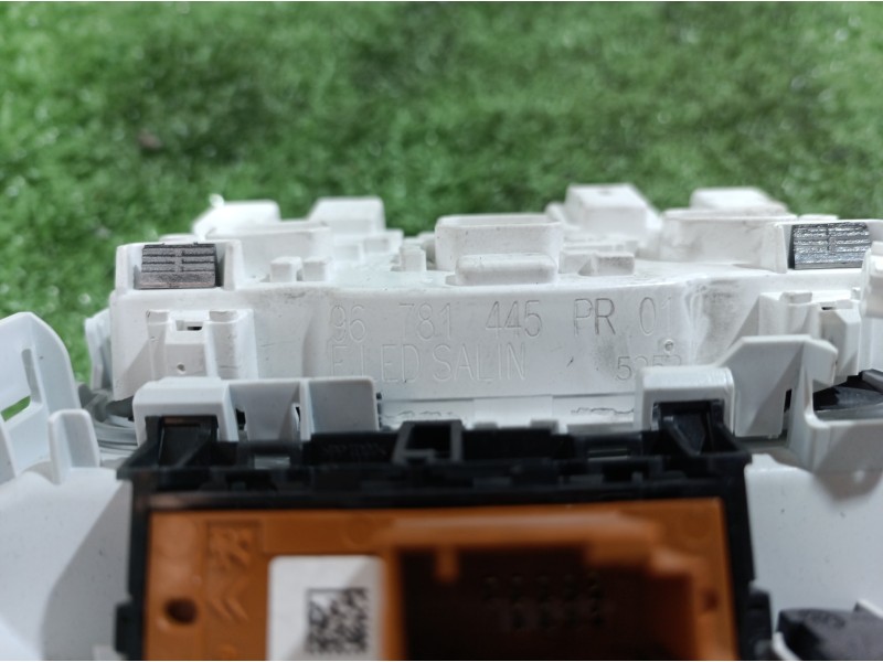 Recambio de luz interior para peugeot 208 active referencia OEM IAM 96781445PR01 96781445PR01 96738108