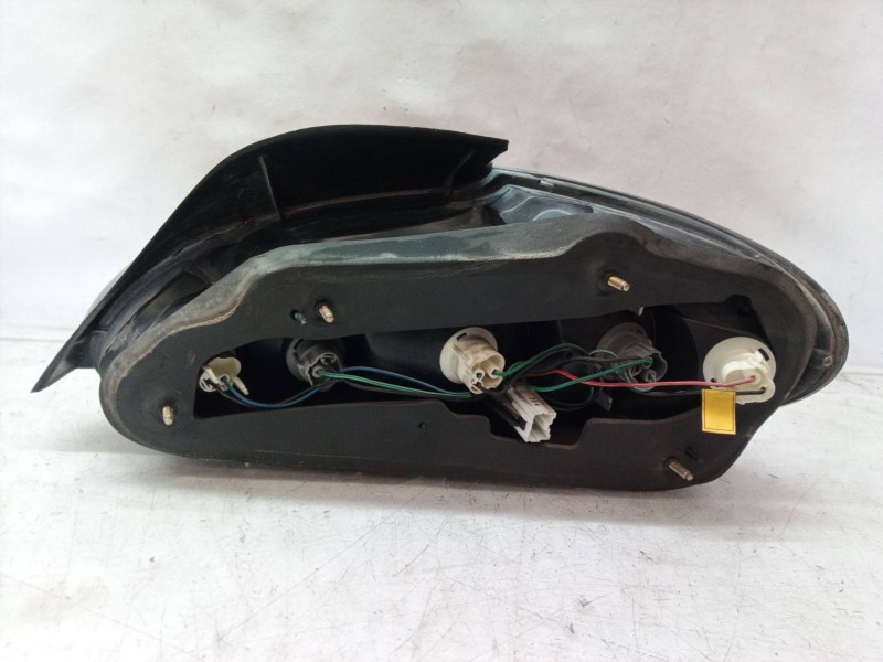 Recambio de piloto trasero izquierdo para hyundai lantra berlina (rd) 1.9 d gls referencia OEM IAM    Recambio de piloto trasero izquierdo para hyundai lantra berlina (rd) 1.9 d gls referencia OEM IAM