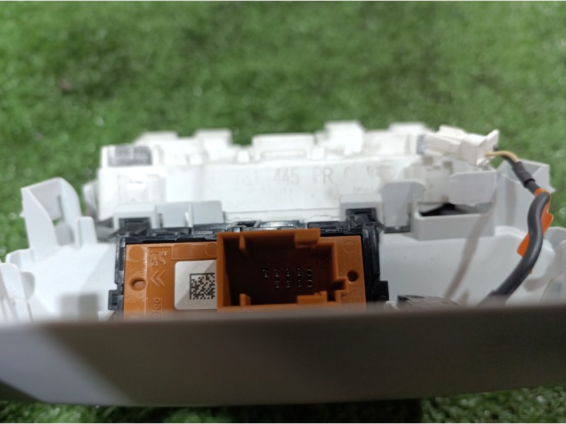 Recambio de luz interior para peugeot 208 active referencia OEM IAM 96781445PR01 96781445PR01 96738108