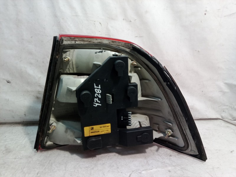 Recambio de piloto trasero izquierdo para opel vectra b berlina gl (1999) referencia OEM IAM 90568047 90568047 90568047