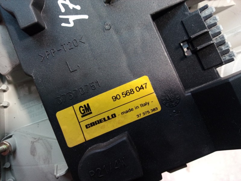 Recambio de piloto trasero izquierdo para opel vectra b berlina gl (1999) referencia OEM IAM 90568047 90568047 90568047