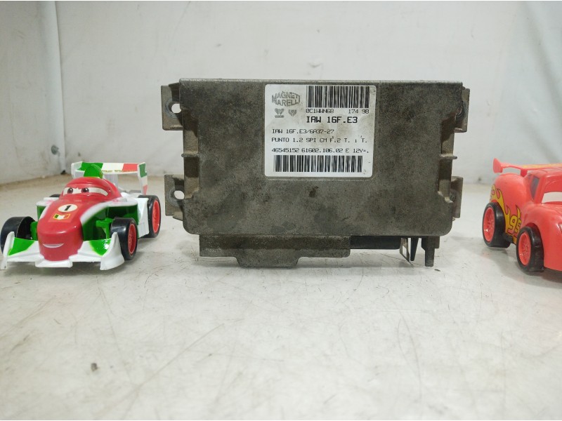Recambio de centralita motor uce para fiat punto berlina (176) 60 cult referencia OEM IAM 46545152 46545152 46545152