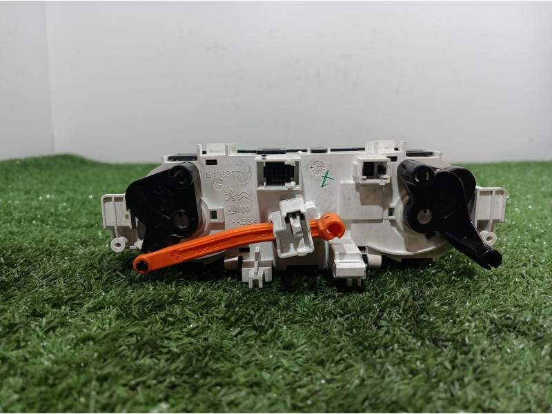 Recambio de mando calefaccion / aire acondicionado para peugeot 208 active referencia OEM IAM 96722483ZD 96722483ZD E1063173