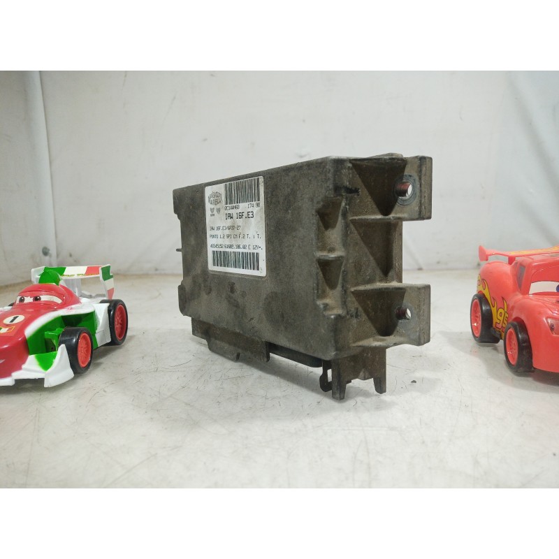 Recambio de centralita motor uce para fiat punto berlina (176) 60 cult referencia OEM IAM 46545152 46545152 46545152