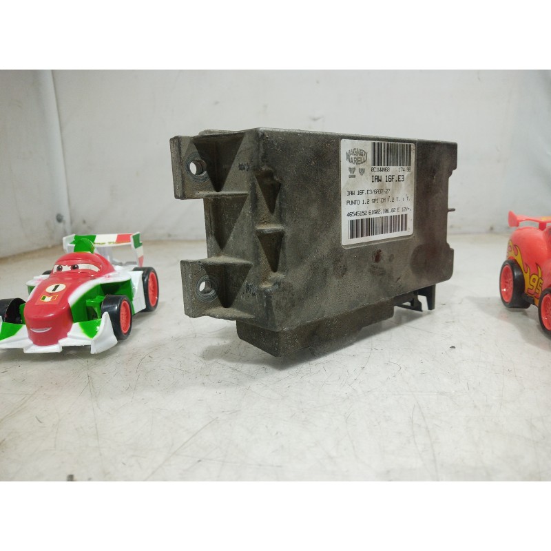 Recambio de centralita motor uce para fiat punto berlina (176) 60 cult referencia OEM IAM 46545152 46545152 46545152