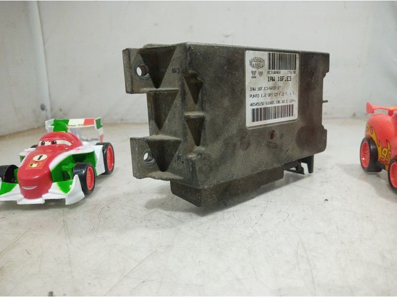 Recambio de centralita motor uce para fiat punto berlina (176) 60 cult referencia OEM IAM 46545152 46545152 46545152