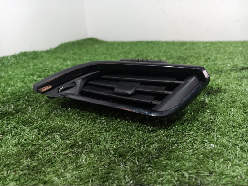 Recambio de rejilla aireadora para peugeot 208 active referencia OEM IAM 9673131677 9673131677 9673131677