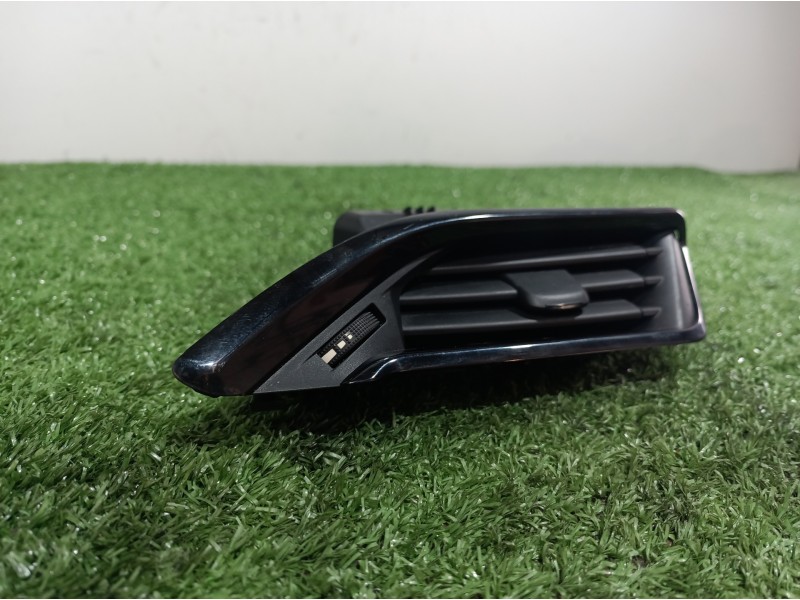 Recambio de rejilla aireadora para peugeot 208 active referencia OEM IAM 9673131677 9673131677 9673131677