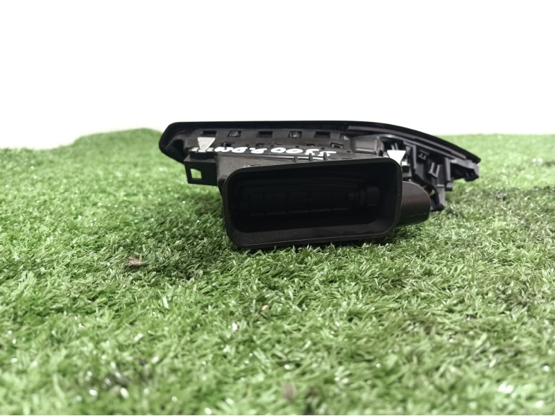 Recambio de rejilla aireadora para peugeot 208 active referencia OEM IAM 9673131677 9673131677 9673131677