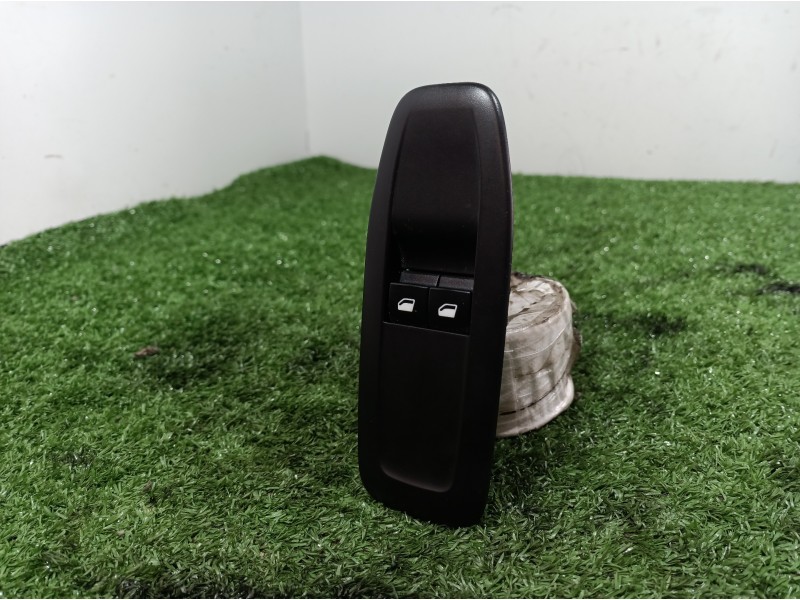 Recambio de mando elevalunas delantero izquierdo para peugeot 208 active referencia OEM IAM 96749245ZD 96749245ZD 96749245