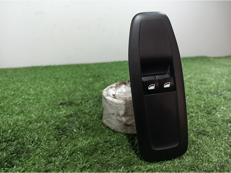 Recambio de mando elevalunas delantero izquierdo para peugeot 208 active referencia OEM IAM 96749245ZD 96749245ZD 96749245