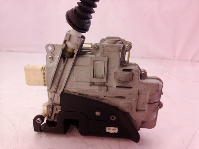 Recambio de cerradura puerta delantera derecha para volkswagen passat berlina (3c2) highline referencia OEM IAM 3AE885682CFKZ  